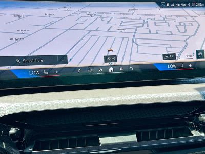 2026 BMW 3 Series — photo 10 view