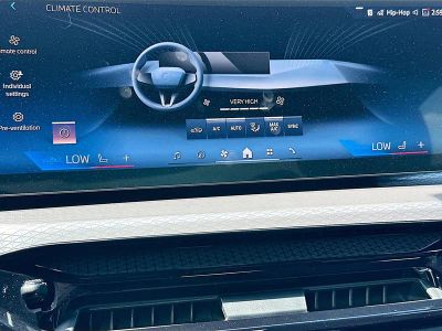 2026 BMW 3 Series — photo 13 view