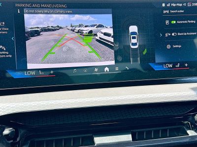 2026 BMW 3 Series — photo 11 view