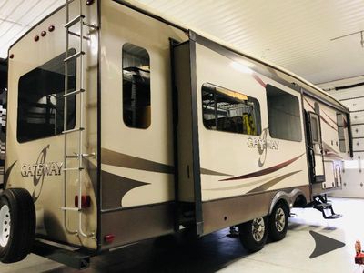 2016 Heartland Gateway — side profile view