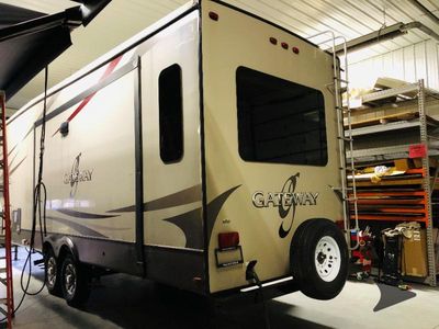 2016 Heartland Gateway — rear three-quarter view