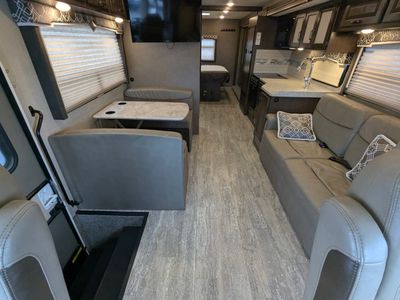 2019 Thor Motor Coach Hurricane — detail view