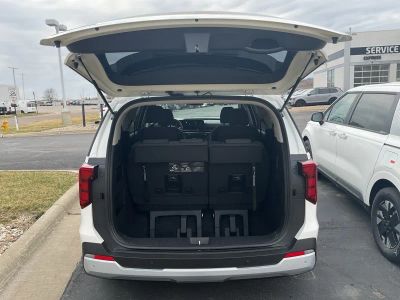 2026 Kia Carnival - Photo 17