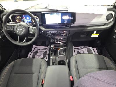 2025 Jeep Wrangler — photo 31 view