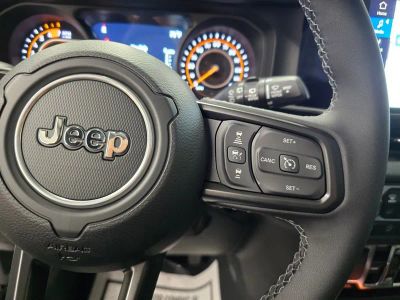 2025 Jeep Wrangler — photo 18 view