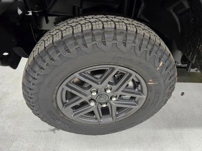 2025 Jeep Wrangler — photo 9 view