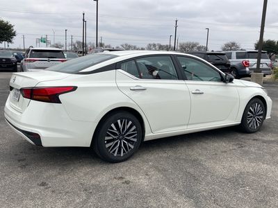 2025 Nissan Altima - Photo 4