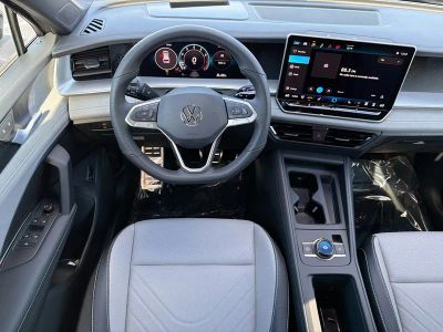 2026 Volkswagen Tiguan — photo 17 view