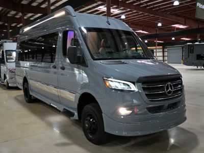 2025 Grech RV STRADA ION — front three-quarter view