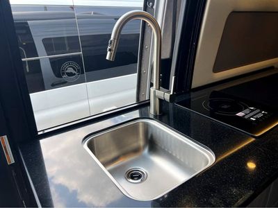 2025 Airstream Interstate - Photo 10