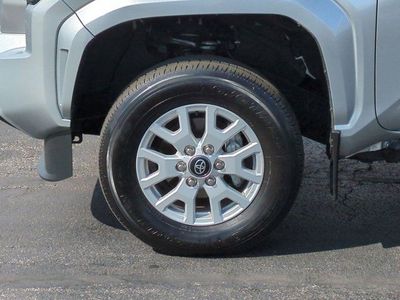 2024 Toyota Tacoma — photo 8 view
