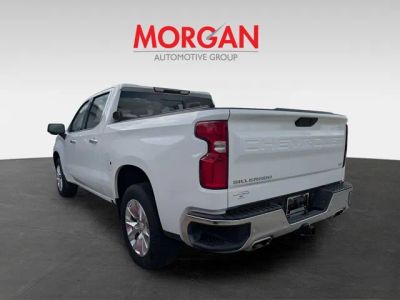 2021 Chevrolet Silverado 1500 — engine compartment view