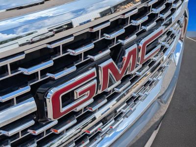 2023 GMC Acadia — detail view