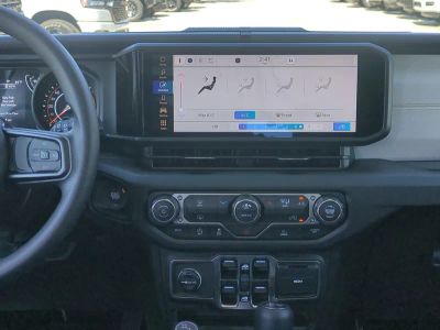 2026 Jeep Wrangler — photo 18 view