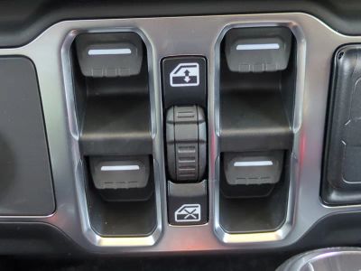 2026 Jeep Wrangler — photo 23 view