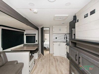2026 Venture RV Campbound Platinum — photo 9 view