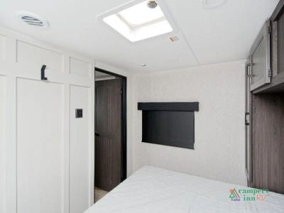 2026 Venture RV Campbound Platinum — photo 17 view