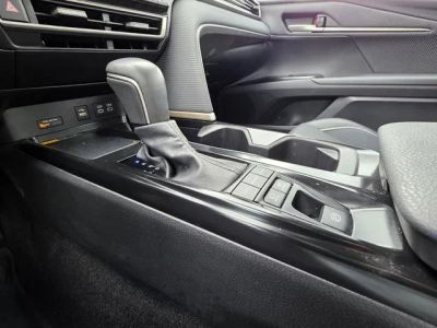 2025 Toyota Camry — photo 20 view