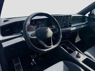 2026 Volkswagen Tiguan — photo 9 view