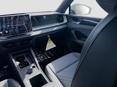 2026 Volkswagen Tiguan — photo 18 view