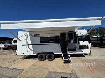 2026 Winnebago Thrive - Photo 5