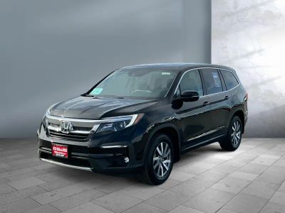2022 Honda Pilot — front three-quarter view