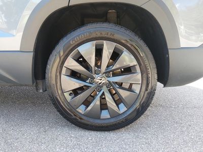 2024 Volkswagen Taos - Photo 10