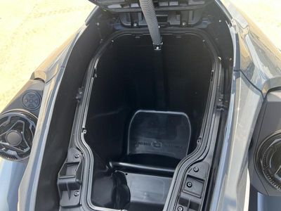 2025 Sea-Doo RXT-X 325 Ice Metal / Manta Green - Photo 11