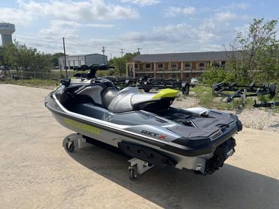 2025 Sea-Doo RXT-X 325 Ice Metal / Manta Green - Photo 4