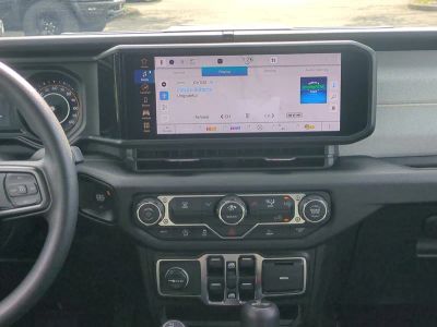 2026 Jeep Wrangler — photo 18 view