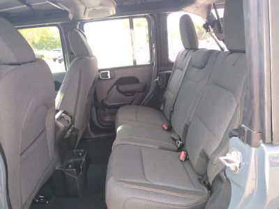 2026 Jeep Wrangler — photo 14 view