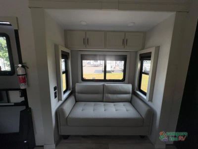2026 Keystone RV Alpine — photo 8 view