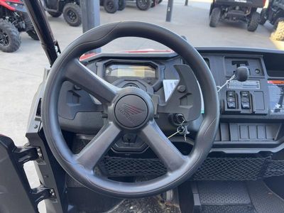 2025 Honda Pioneer 1000 Deluxe - Photo 11