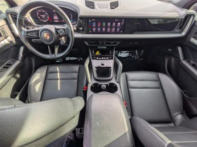2024 Porsche Cayenne — photo 14 view