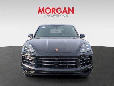 2024 Porsche Cayenne — photo 8 view