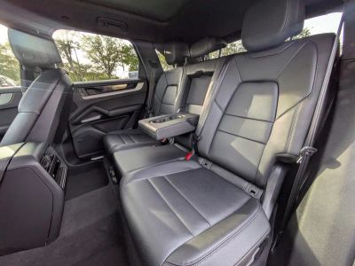 2024 Porsche Cayenne — photo 13 view