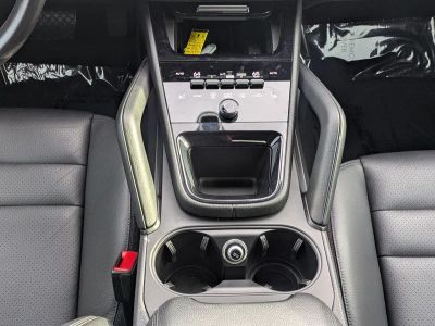 2024 Porsche Cayenne — photo 18 view