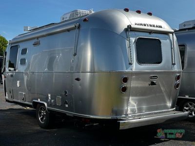2026 Airstream Caravel - Photo 6