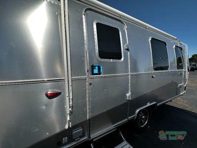 2026 Airstream Caravel - Photo 9
