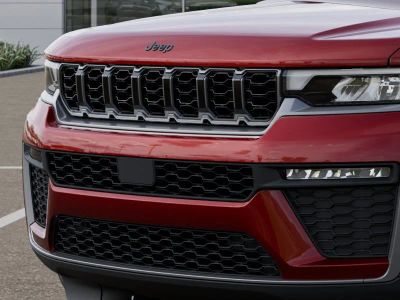 2026 Jeep Grand Cherokee — photo 11 view