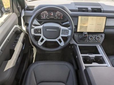 2026 Land Rover Defender 110 — photo 16 view