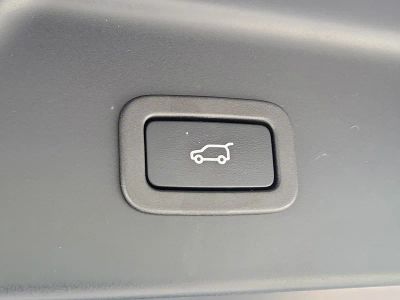 2022 Land Rover Range Rover — photo 8 view