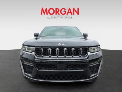2026 Jeep Grand Cherokee — side profile view