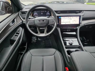 2026 Jeep Grand Cherokee — photo 10 view