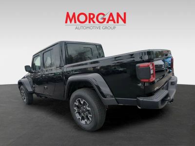 2026 Jeep Gladiator — photo 7 view