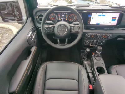 2026 Jeep Gladiator — photo 17 view