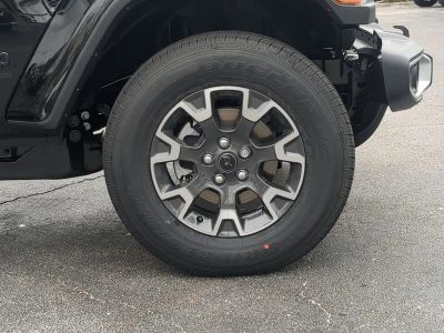 2026 Jeep Gladiator — photo 11 view