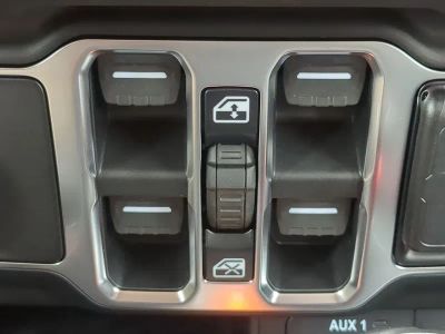 2026 Jeep Gladiator — photo 27 view
