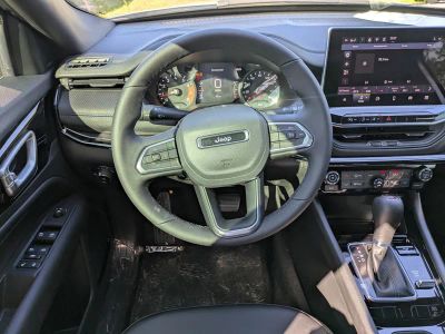 2026 Jeep Compass — photo 14 view