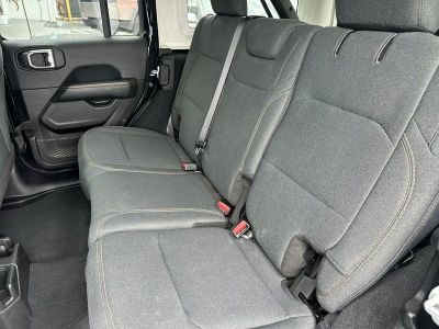 2025 Jeep Wrangler — photo 23 view